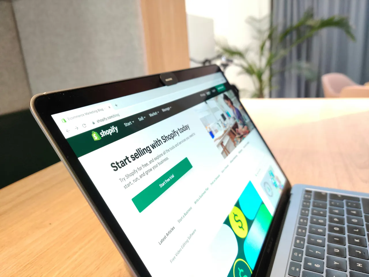 Online shopping and e-commerce experience